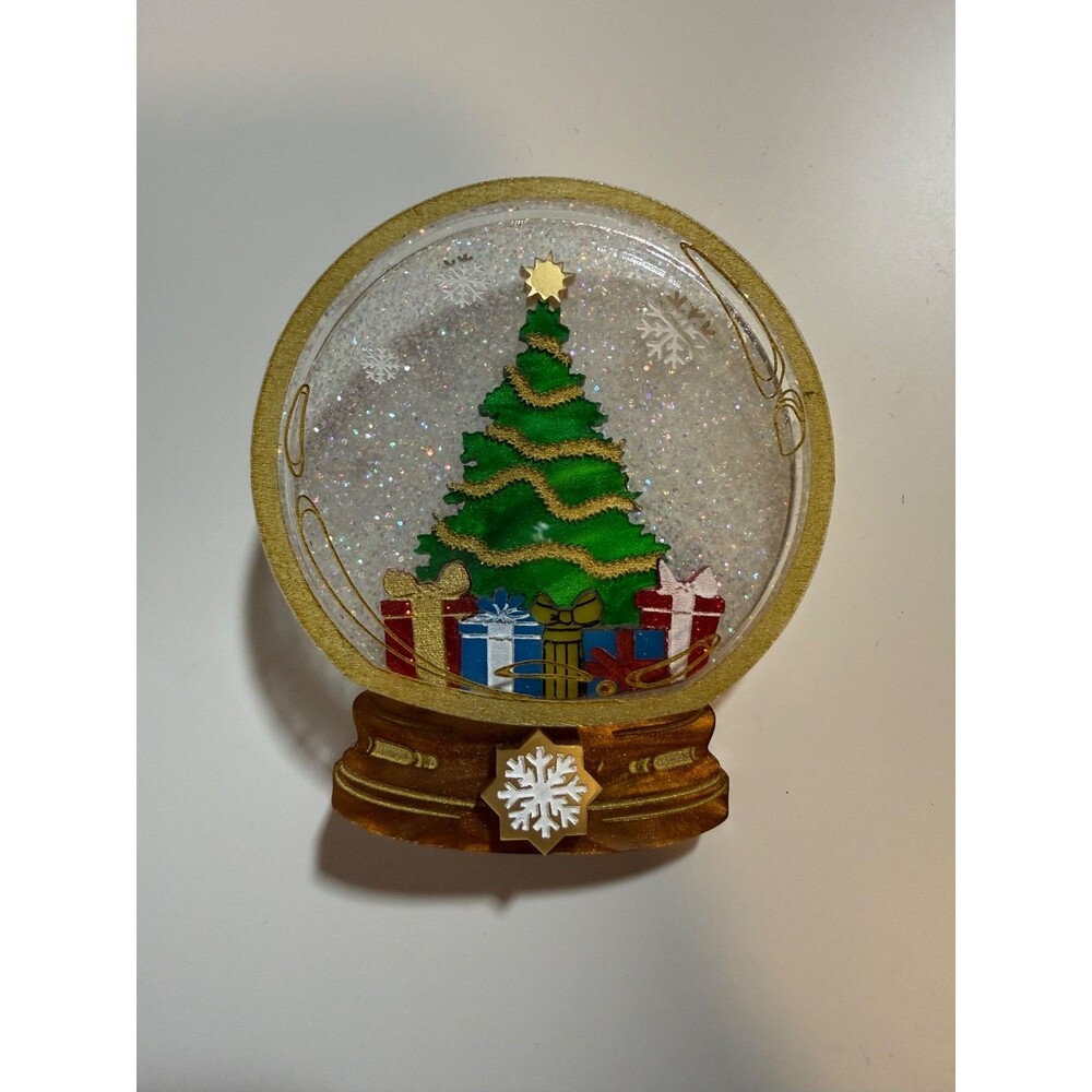 White Christmas Globe Brooch Daisy Jean Floral Acrylic Pin Snow Globe NO BOX/TAG